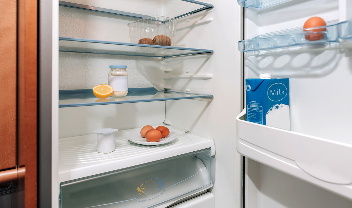 empty shelving to show food insecurity